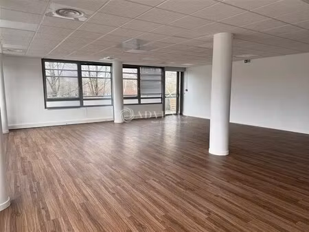 location bureaux 72 m² à 2 298 m²