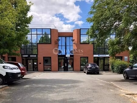 location bureaux 71 m² à 633 m²