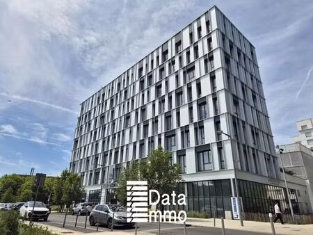 location bureaux 224 m² à 744 m²