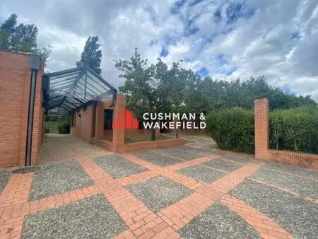 location bureaux 1 500 m²