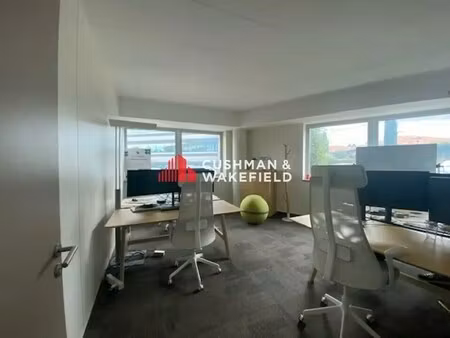 location bureaux 60 m² à 4 979 m²