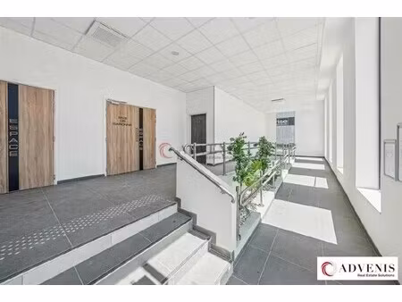 location bureaux 200 m² à 3 881 m²