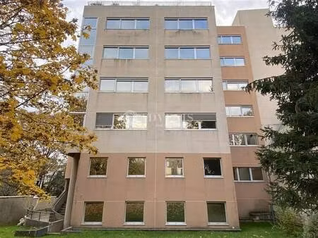 location bureaux 54 m² à 2 200 m²