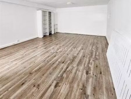 location bureaux 27 m² à 242 m²
