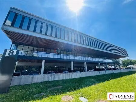 location bureaux 10 m² à 1 578 m²