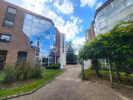 location bureaux 186 m² à 2 433 m²