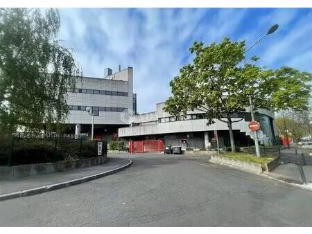 location bureaux 60 m² à 1 044 m²