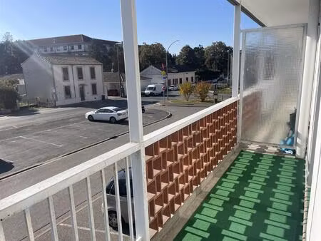 appartement en centre ville avec balcon.