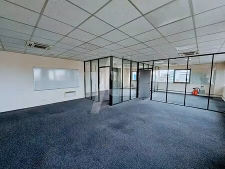 location bureaux 148 m² à 539 m²