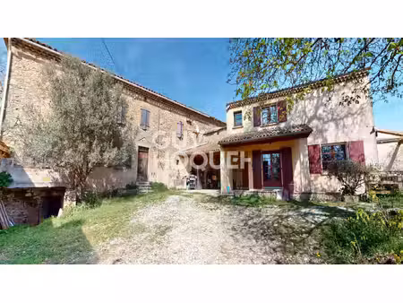 à vendre  propriété charmante au calme !!