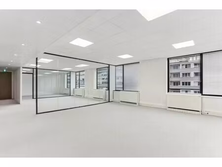 location bureaux 233 m² à 487 m²