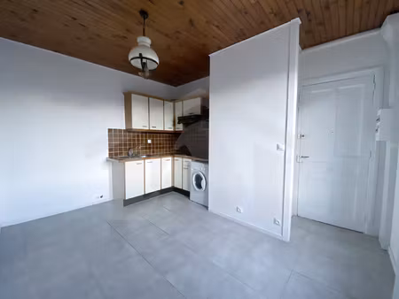 fontaine- 14 rue de la paix