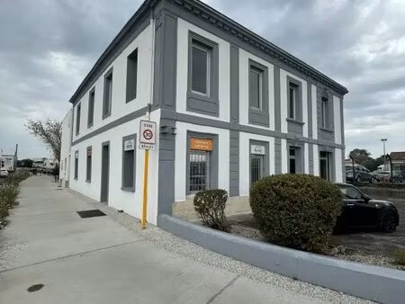 location bureaux 64 m²