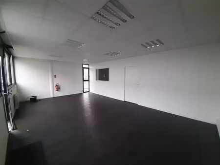 location bureaux 72 m²