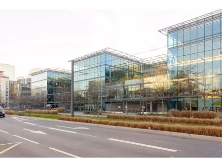 location bureaux 810 m² à 2 418 m²