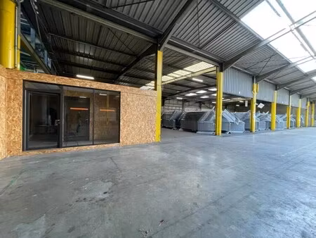location entrepôt 9 500 m²