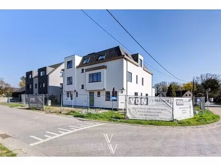 appartement te koop in zandhoven met 3 slaapkamers