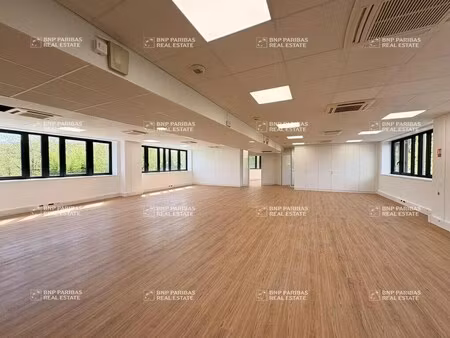 location bureaux 115 m² à 991 m²