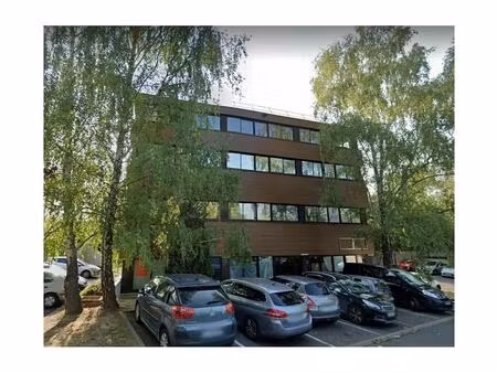 location bureaux 28 m² à 1 693 m²