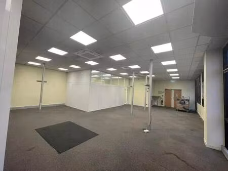 location bureaux 151 m²