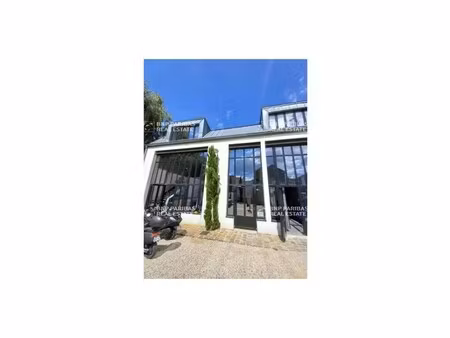 location bureaux 222 m²