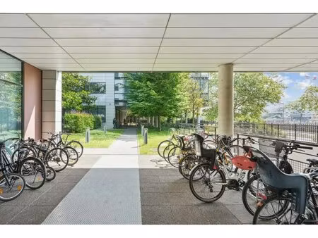 location bureaux 127 m² à 6 627 m²