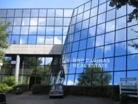 location bureaux 66 m² à 1 736 m²