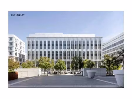 location bureaux 496 m² à 1 704 m²