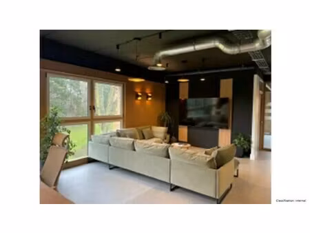 location bureaux 13 m² à 281 m²