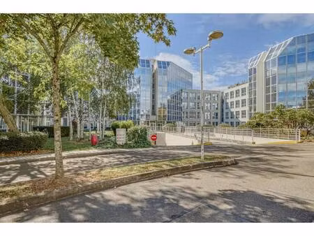 location bureaux 150 m² à 3 318 m²