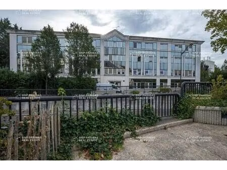 location bureaux 145 m² à 636 m²