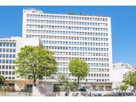 location bureaux 38 m² à 3 592 m²