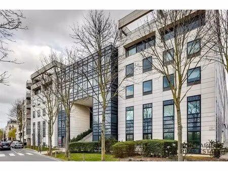 location bureaux 452 m² à 14 776 m²