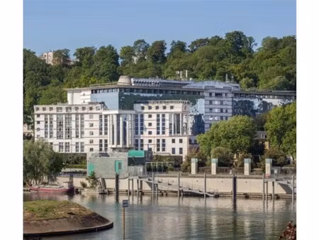 location bureaux 203 m² à 8 026 m²