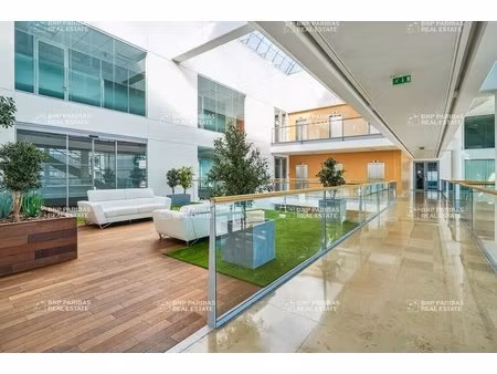 location bureaux 345 m² à 7 504 m²