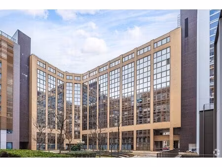 location bureaux 250 m² à 3 863 m²