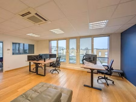 location bureaux 64 m²