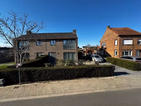 halfopen bebouwing in centrum van aalter