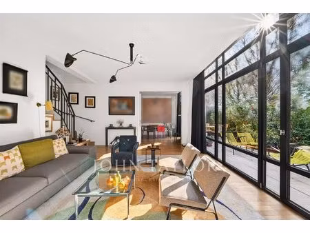 paris vii - exceptionnelle maison dans splendide co-propriété