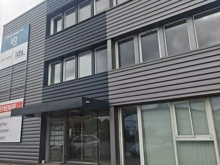 location local professionnel 160m² nantes 44000