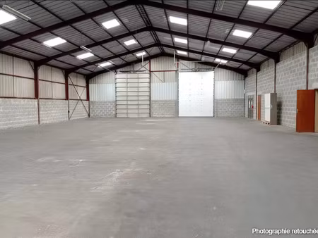 vente local commercial 450m2 artigueloutan 64420 - 285000 € - surface privée
