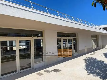 location commerce hyeres 83400 101m²
