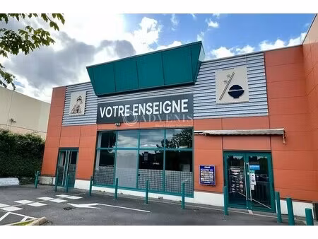 location commerce 353 m²