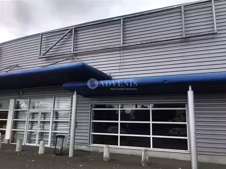 location commerce 409m² à 1615m²