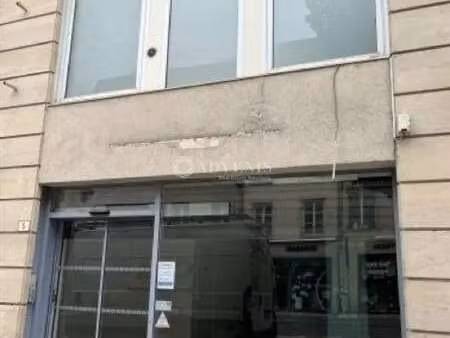 location commerce 155 m²