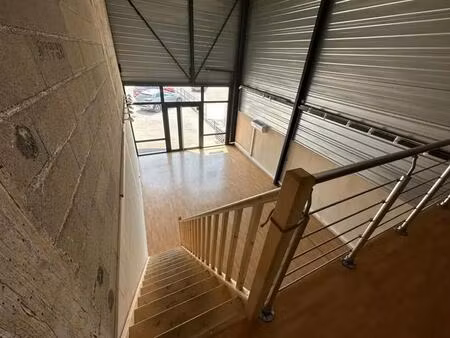 location commerce roquebrune sur argens 83520 85m²