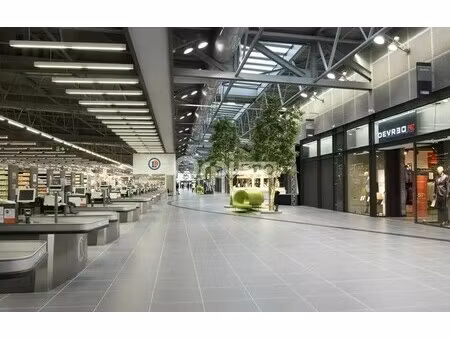 location commerce 68 m²