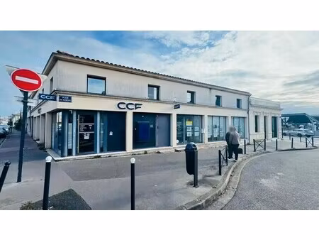 location commerce 168 m²