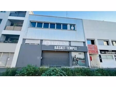 location commerce bordeaux 33300 689m²