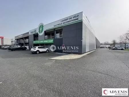 location entrepôt 2 100 m²